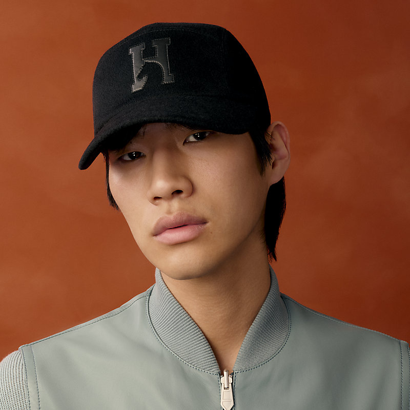 キャスケット 《ネヴァダ・Hシュヴァル》 - ブラック | Hermès